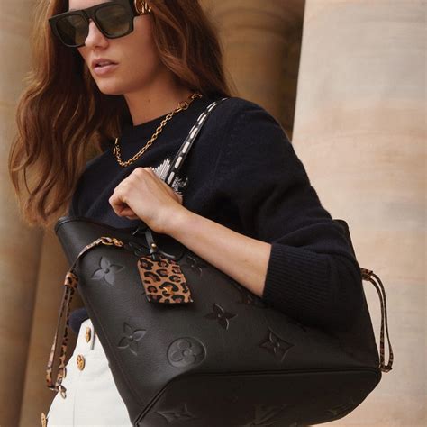 louis vuitton wild at heart on the go|louis vuitton leopard print bag.